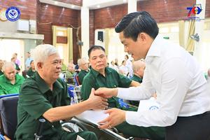 Bệnh viện Phụ Sản Trung ương trao 300 triệu đồng tri ân người có công: Viết tiếp hành trình “uống nước nhớ nguồn”