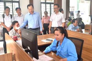 Cần Thơ tăng cường cán bộ có trình độ về xã, phường