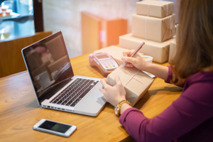 Người kinh doanh online có mã số thuế độc lập và thu nhập ổn định phải đóng BHXH bắt buộc