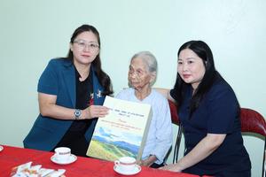 Chủ tịch Ủy ban MTTQ Việt Nam tỉnh Lào Cai tri ân người có công