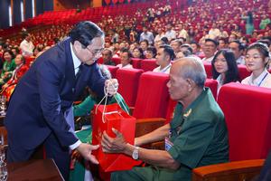 Thủ đô tổ chức nhiều hoạt động thiết thực "Đền ơn đáp nghĩa"