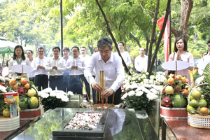Tháng Bảy tri ân: Cả nước hướng về các anh hùng liệt sỹ và gia đình chính sách