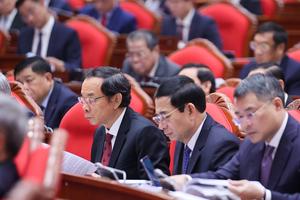 Ủy viên Trung ương, Ủy viên Bộ Chính trị, Ban Bí thư có tiêu chuẩn gì?