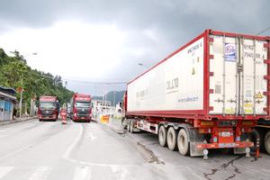 Các cửa khẩu của Lạng Sơn thông quan gần 2.000 phương tiện/ngày