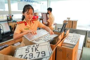 1.108 biển số xe ô tô và xe máy đấu giá thành trong ngày đầu tiên của Phiên 7