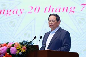 Thủ tướng: Chủ tịch các tỉnh, thành phải kiểm tra, chấm dứt tình trạng “cò làm giấy tờ”