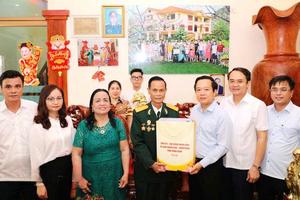 Chủ tịch UBND tỉnh Ninh Bình thăm, tặng quà nhân kỷ niệm 78 năm Ngày Thương binh, Liệt sĩ