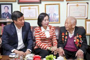 Lâm Đồng: Phó Chủ tịch Quốc hội thăm và tặng quà cho người có công, gia đình liệt sĩ