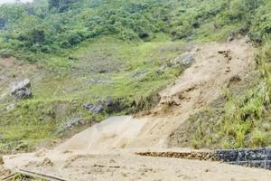 Thanh Hóa: Bão số 3 gây mưa lớn, nhiều địa phương ngập lụt và sạt lở