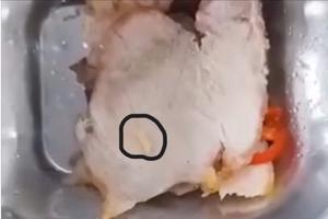 Sở Y tế tỉnh Lào Cai lên tiếng về sự việc "sinh vật lạ" trong suất ăn công nhân