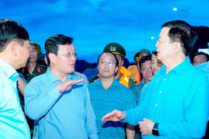 Phó Thủ tướng Mai Văn Chính kiểm tra công tác khắc phục bão lũ ở Nghệ An