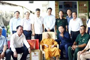 Phó Thủ tướng Trần Hồng Hà thăm, tặng quà người có công tại Đồng Nai