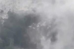 Thanh Hoá: Hàng ngàn m3 đá rơi từ trên vách núi ở xã biên giới Sơn Thuỷ