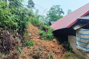 Lào Cai: Hàng trăm hộ dân được di dời khẩn cấp