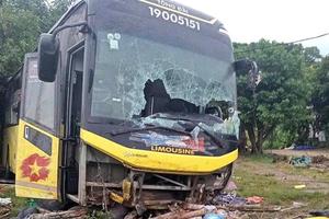 Huy động các bệnh viện, nhân lực và vật lực cứu chữa các nạn nhân vụ lật xe khách ở Hà Tĩnh