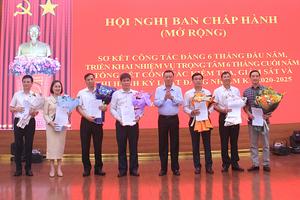 Dưới cờ Đảng, chung tay xây dựng nền công vụ liêm chính, hiệu quả