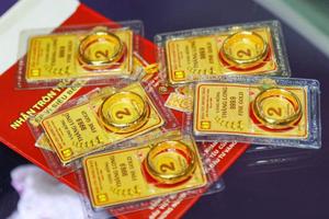 Giá vàng hôm nay 30/7: Giá vàng trong nước và thế giới nhích nhẹ