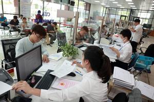 Bộ Chính trị: Giải quyết dứt điểm chế độ với cán bộ chịu tác động do sắp xếp bộ máy trước 31/8