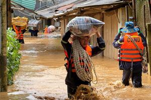 Bộ Công an khen lực lượng cứu nạn, cứu hộ giúp dân Sơn La trong mưa lũ