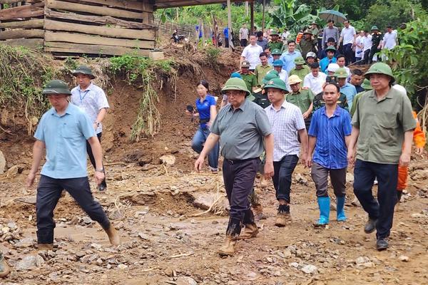 Thủ tướng Chính phủ Phạm Minh Chính lên Điện Biên thăm hỏi người dân, chỉ đạo khắc phục hậu quả thiên tai