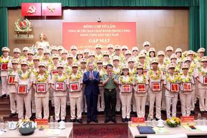 Tổng Bí thư Tô Lâm gặp mặt các gương điển hình tiên tiến trong toàn lực lượng CAND