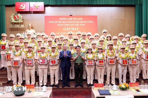 Tổng Bí thư Tô Lâm gặp mặt các gương điển hình tiên tiến trong toàn lực lượng CAND