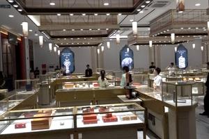 Phát hiện cơ sở kinh doanh do người Trung Quốc điều hành có nhiều mặt hàng có dấu hiệu vi phạm