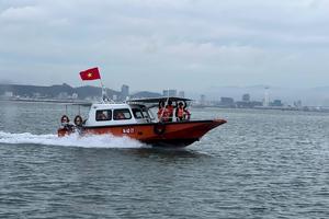 Tăng cường tàu quân y, xuồng cơ động ứng trực cứu hộ, cứu nạn trên vịnh Hạ Long