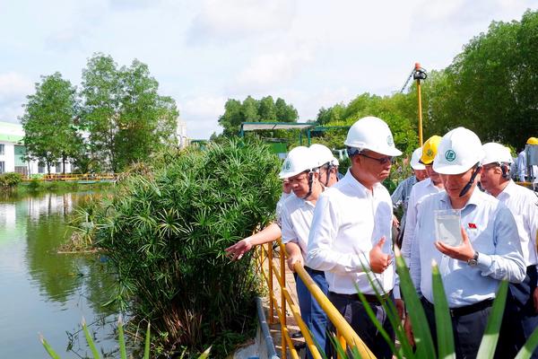 Đoàn giám sát của Quốc hội khảo sát thực hiện chính sách pháp luật về bảo vệ môi trường tại Cần Thơ
