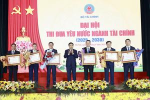 Nhiều cán bộ thanh tra đã vinh dự được trao tặng Huân chương Lao động hạng Ba