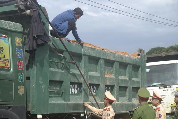 Quảng Trị: Chấn chỉnh hoạt động vận chuyển đất đá trên địa bàn sau phản ánh của Báo Thanh tra