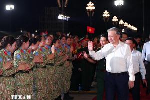 "Dưới cờ vinh quang": Một dân tộc, một niềm tin, một ý chí và khát vọng vươn tới tương lai