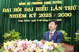 Bí thư Tỉnh ủy An Giang dự và chỉ đạo Đại hội điểm phường Long Xuyên
