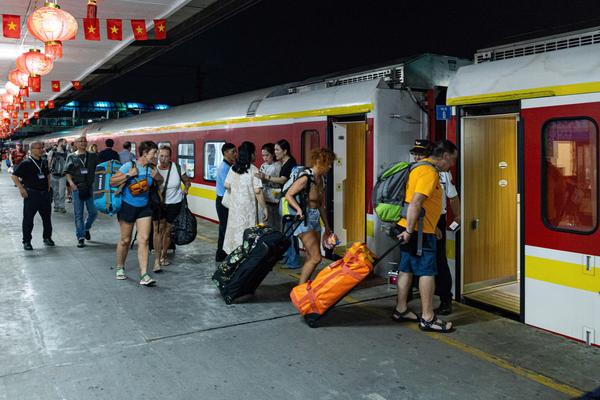 Quảng Trị: Khai trương tuyến tàu chất lượng cao Hà Nội – Đồng Hới