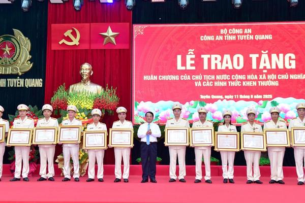 Nhiều tập thể, cá nhân Công an tỉnh Tuyên Quang được khen thưởng