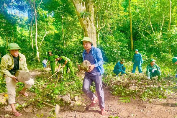Nghệ An: Dựng nhà tạm giữa đại ngàn, nhịp sống mới ở Nhôn Mai sau lũ quét