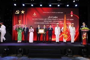 Vinataba đón nhận Huân chương Lao động hạng Ba nhân dịp kỷ niệm 40 năm ngày thành lập Tổng công ty