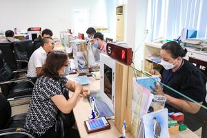 Bộ Nội vụ giải đáp chế độ chính sách với cán bộ, công chức và tinh giản biên chế