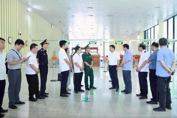 Bộ Y tế kiểm tra phòng, chống dịch Chikungunya tại Lạng Sơn