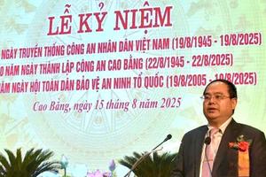 Chủ tịch UBND tỉnh Cao Bằng tặng Bằng khen cho 11 tập thể, 5 cá nhân