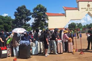 Tây Ninh: Tiếp nhận 353 người Việt Nam do Campuchia trao trả