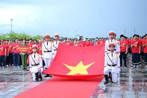 Ninh Bình phát động hoạt động đi bộ toàn quốc "Cùng Việt Nam tiến bước"