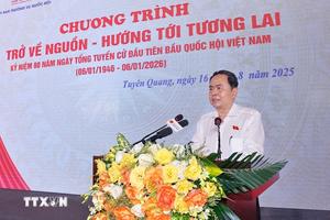Chủ tịch Quốc hội Trần Thanh Mẫn dự chương trình “Trở về nguồn - Hướng tới tương lai” tại Tuyên Quang
