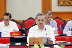 Bộ Chính trị làm việc với Hà Nội, TP HCM cho ý kiến dự thảo văn kiện, đề án nhân sự nhiệm kỳ 2025 - 2030