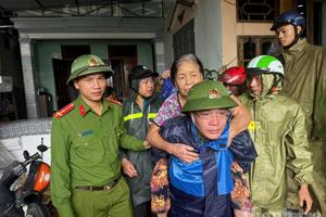 Miền Trung gồng mình chống bão số 5