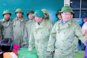 Phó Thủ tướng Trần Hồng Hà chỉ đạo phải đảm bảo an toàn tính mạng và tài sản cho Nhân dân trước bão số 5