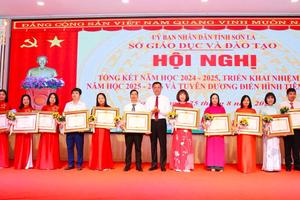 Sơn La: Nhiều tập thể, cá nhân ngành Giáo dục được khen thưởng