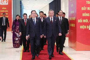 Lần đầu tiên, Tổng Bí thư Tô Lâm gặp mặt gần 2.000 đại biểu Quốc hội qua các thời kỳ