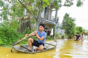 Thanh Hoá: Gần 200 ngôi nhà ở xã Hà Trung bị chìm trong nước lũ