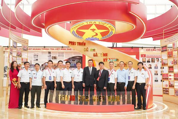 Tổng Thanh tra Đoàn Hồng Phong tham quan gian trưng bày tại Triển lãm thành tựu đất nước 80 năm
